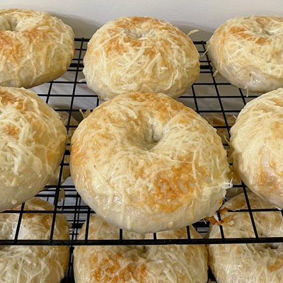 Asiago Cheese Bagels 4-pack