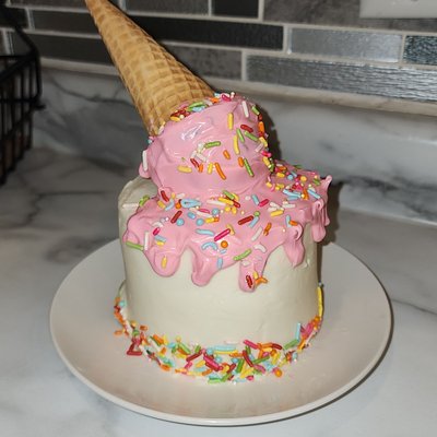 4" Round Cake