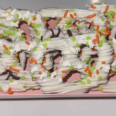 CHOCOLATE COVERED PRETZELS 🥨 