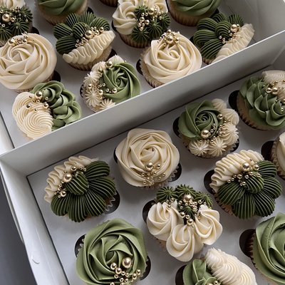Elegant Swirl Cupcakes 
