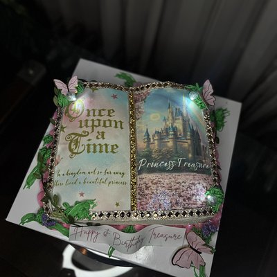 Book Cake 