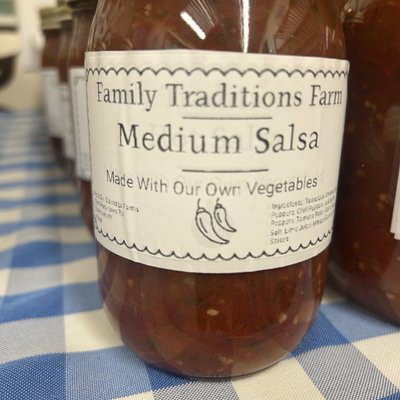Family Traditions Farm Medium Salsa Pint Jar