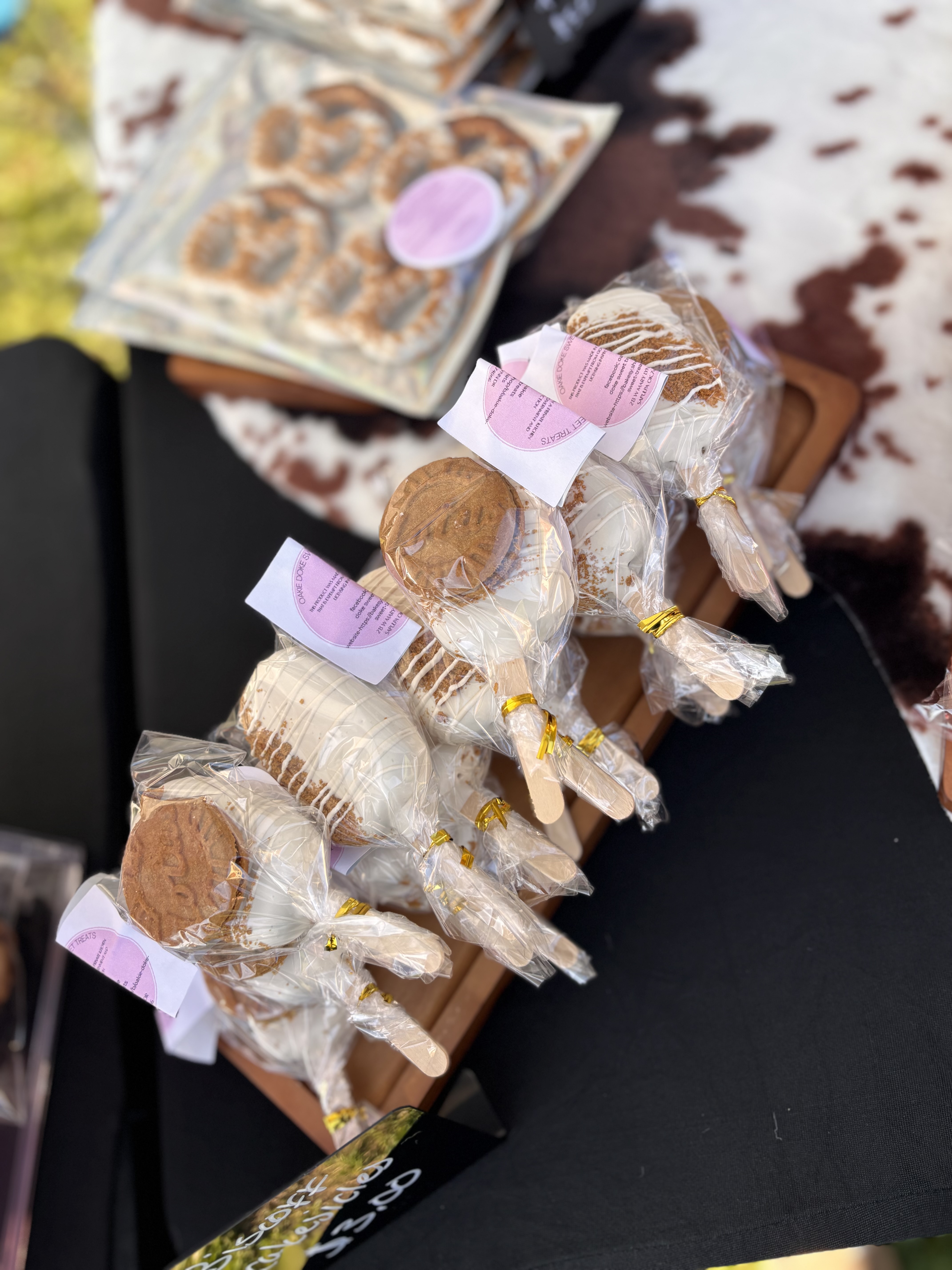 Dozen Biscoff Cakesicles 