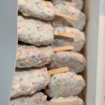 Fruity Pebble Cake Pops 