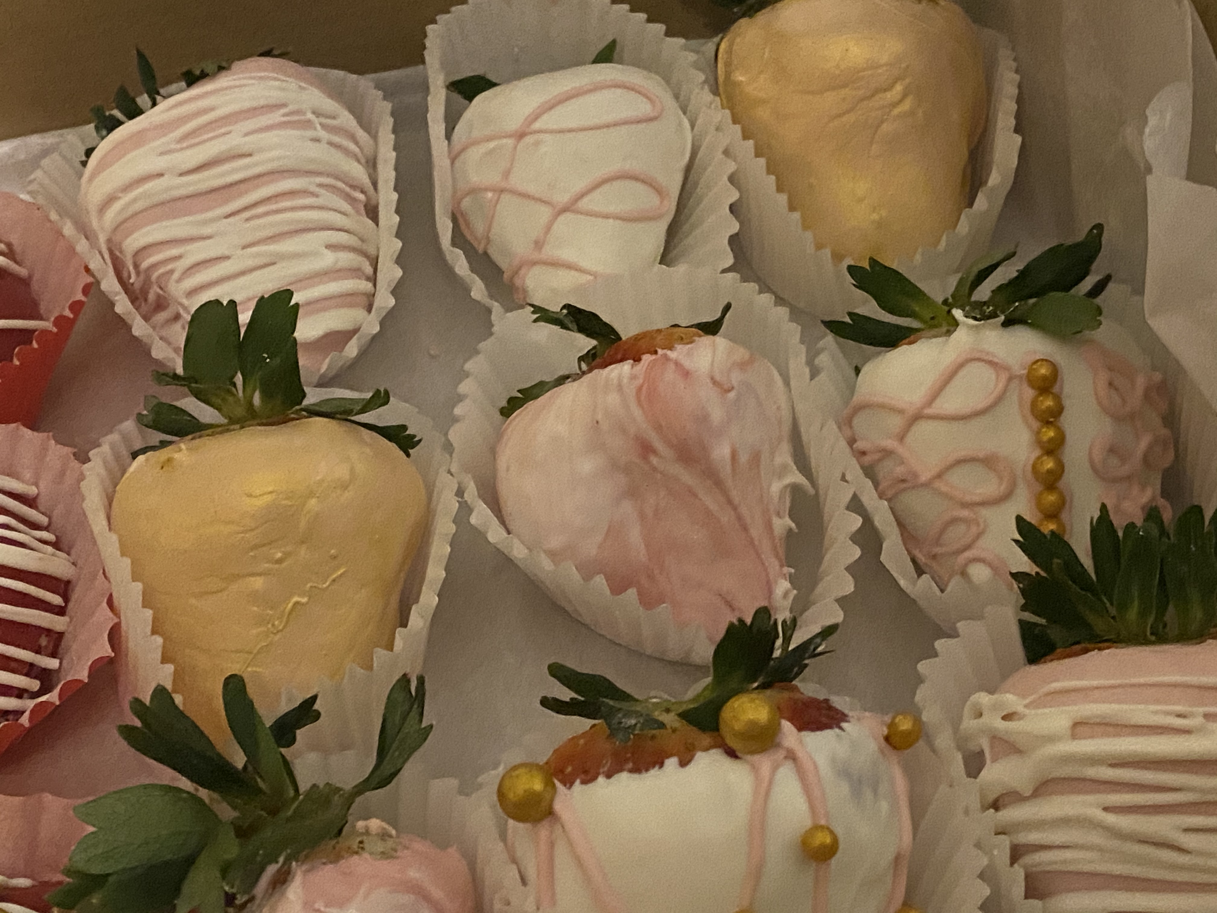 12 Piece Chocolate Covered Strawberries 