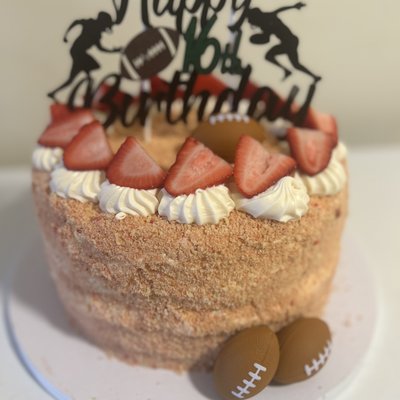 Strawberry crunch Without Cheesecake 10” 