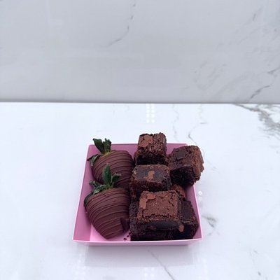 Valentine 2 ct Strawberries & Brownie Bites