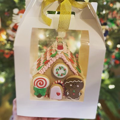 Gingerbread Houses Decorating Workshop -{Dirt Farm Brewery Saturday 12/16 every hour from 11-7pm}
