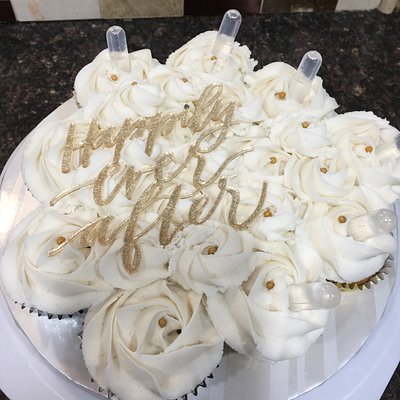 Cupcake Cake With Topper 12 Cannabis Infused Vanilla Cake With Buttercream Frosting Feeds 12 Ppl