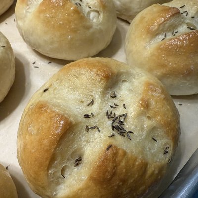 Sourdough Kemmelweck Rolls - 4 Pack