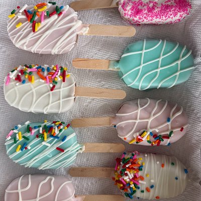 Cakesicles 🍰