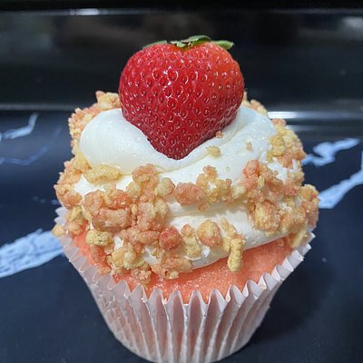 Strawberry Crunch Cupcake 