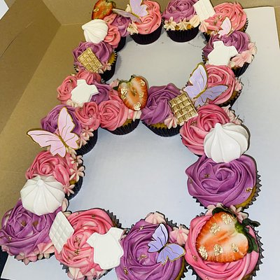 Pull-apart Cupcake Cake