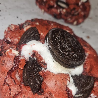 RED VELVET OREO S'MORES 