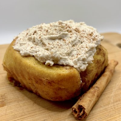 Pumpkin Spice Cinnamon Roll (4 Count)