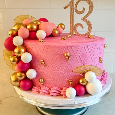 Custom Cake - 10 Inches