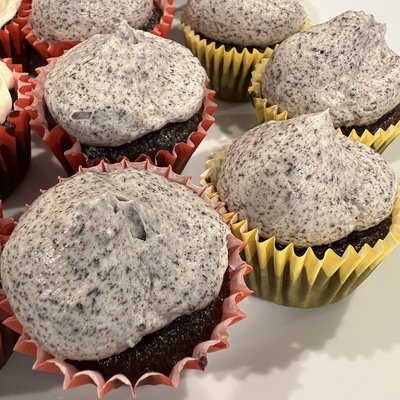 1 Dozen Standard Cupcakes 