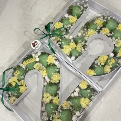 Letter/Number Arrangements WITH FLOWERS