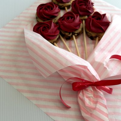 Long Stem Roses - Bunch Of 3 