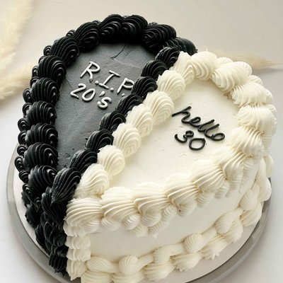 8 Inch Heart Cake 20/25 Servings 