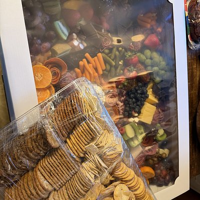 Meduim Charcuterie Board 1/2 Sheet Box Size 