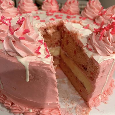 Strawberry Supreme Cheesecake Cake 