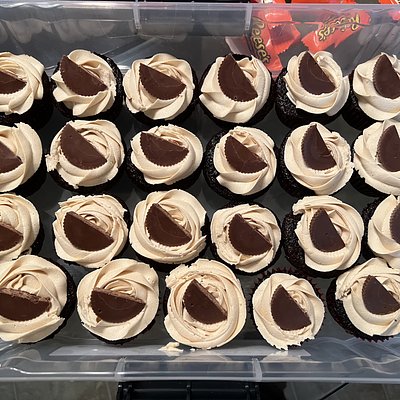 Chocolate Peanut Butter Cupcakes 