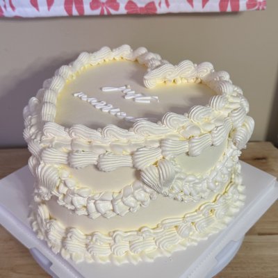 Custom Cake (8 Inch Heart)