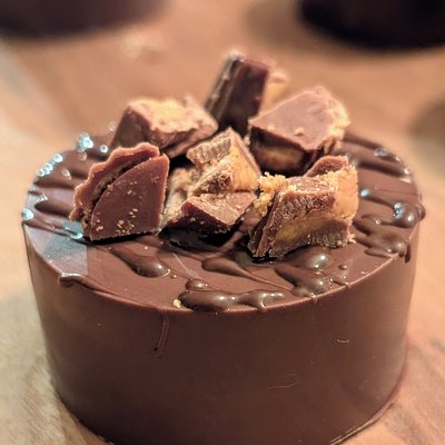 4 Regular Cake Pucks