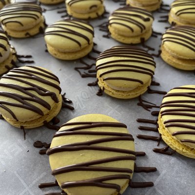 Peanut Butter Fudge Macarons