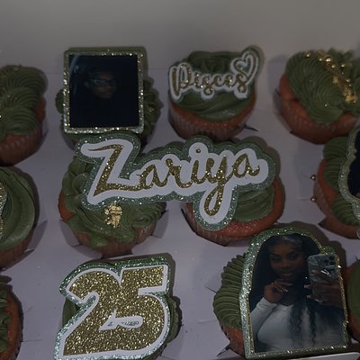 Deluxe Dozen Cupcake 