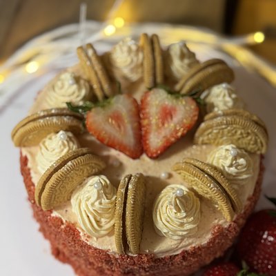 Strawberry Crunch Mini Byte Cake