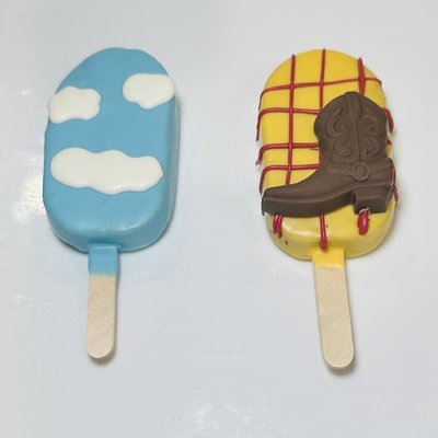 Cakecicles (larger Cake Pops!)(12)