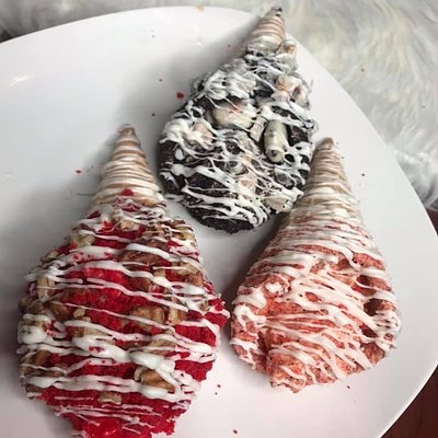 cheesecake stuffed waffle cones (specify flavor)