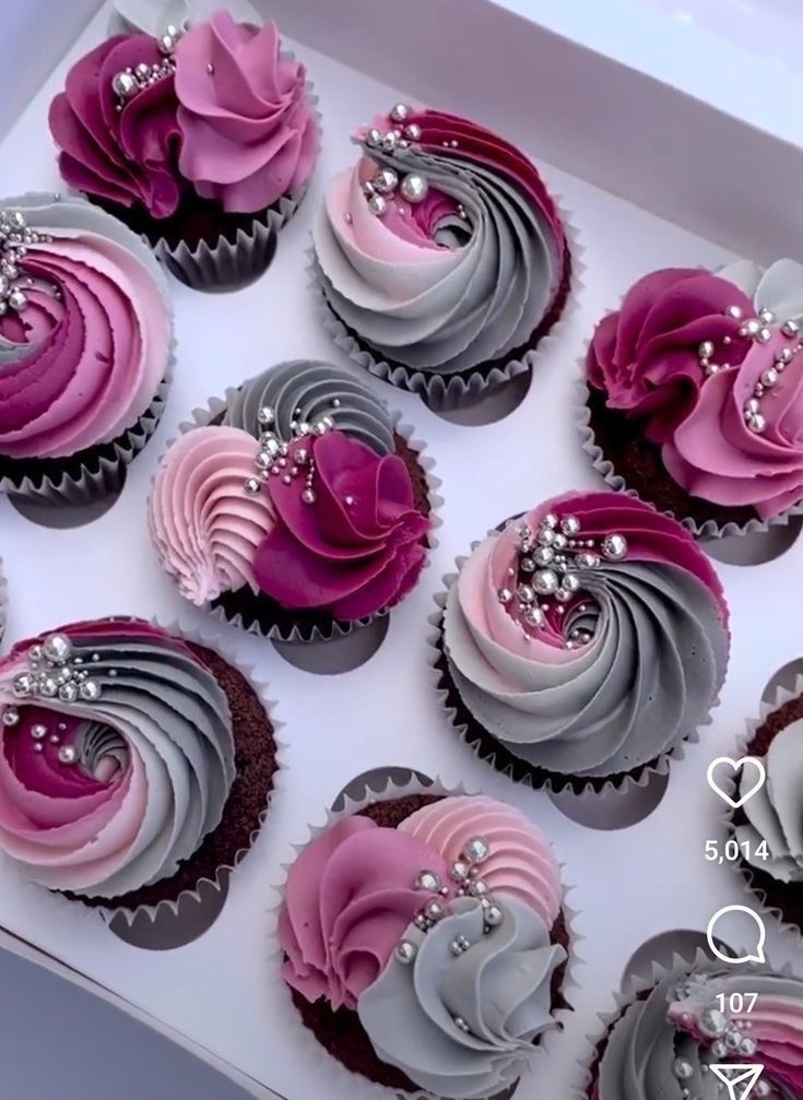 Elegant Decorated Cupcakes