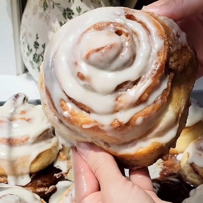 Classic Cinnamon Rolls 