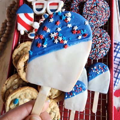 Custom Cakesicles (24 pcs)