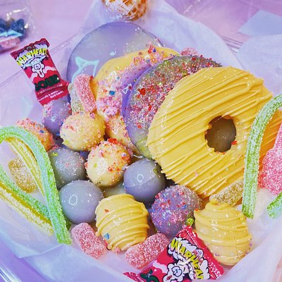 4 Slice Pineapple + Grapes 