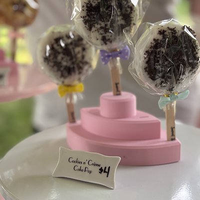 Cookies N’ Creme - 1/2 Dozen (6)