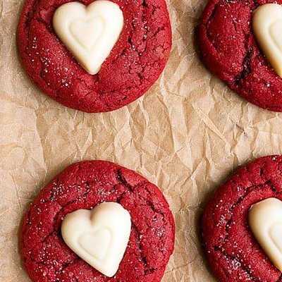 4 Red Velvet Cookies 