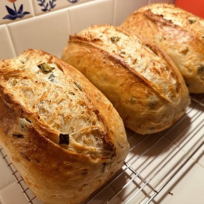 Jalapeño Cheddar Sourdough 