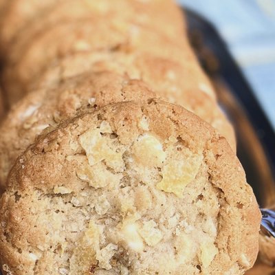 White chocolate Maui Style chip cookie