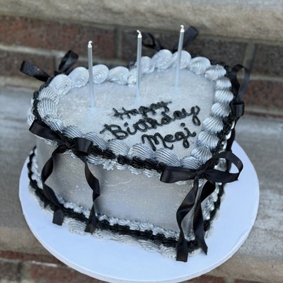 Custom Cake - 9 Inch 2 Layers