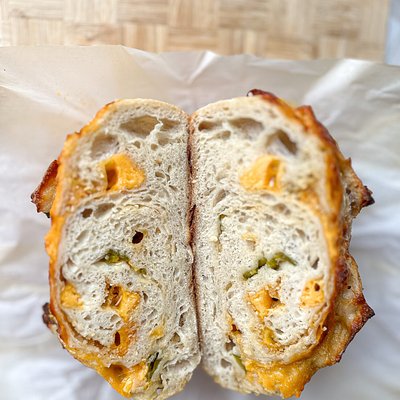 Jalapeño Cheddar 1/2 Loaf (Machine Pre-Sliced)FAVORITE