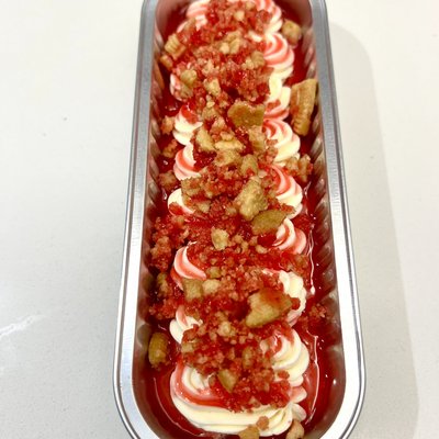 Strawberry Crunch Mini Loaf Cake (1)