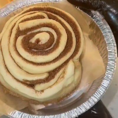 BIG MAMA BAHAMA CINNAMON ROLL