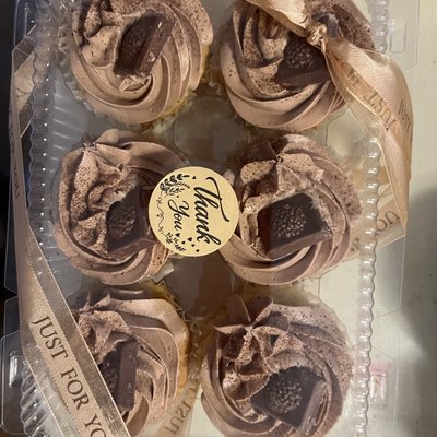 Dozen Classic Cupcakes