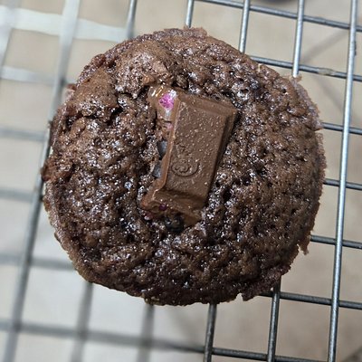 CHOCOLATE CHERRY COOKIES