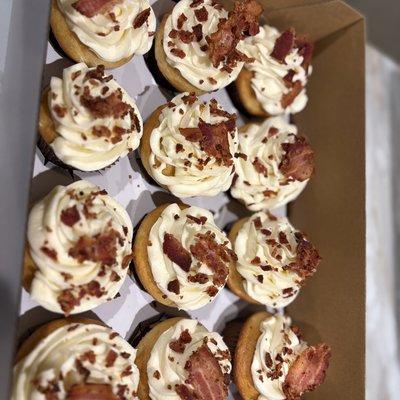 Maple Bacon Cupcakes 