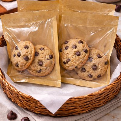 Keto Chocolate Chip Cookie